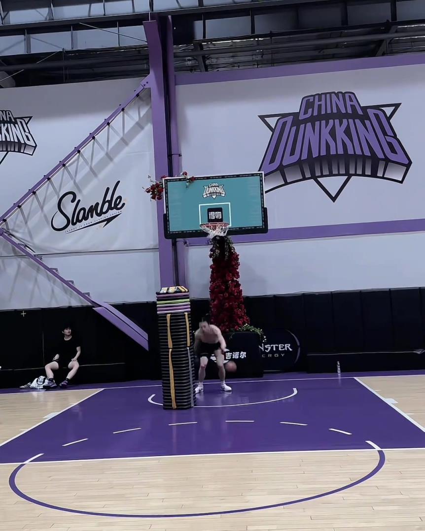 兄弟，這個(gè)摸高如何？