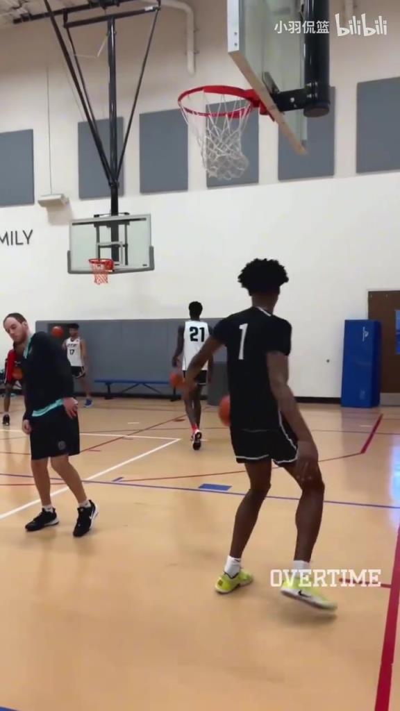 地表最強身體素質(zhì)？阿門扣籃簡直就像直升機起飛一樣！