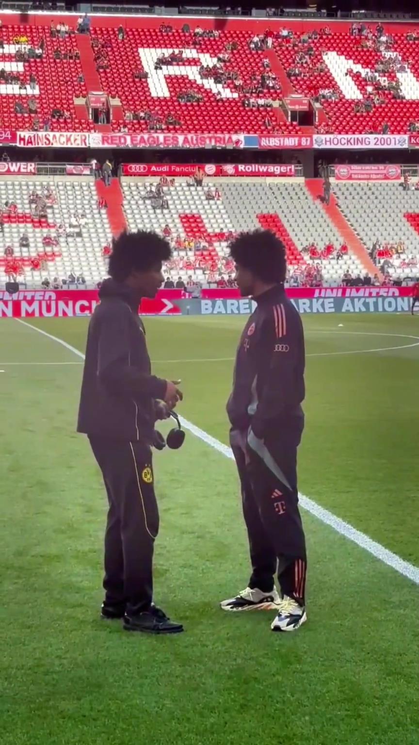 一模一樣的蓬蓬頭！一時(shí)分不清阿德耶米和格納布里了！