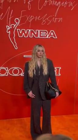 女狀元佩吉強(qiáng)勢登陸WNBA，實(shí)力超強(qiáng)，顏值也杠杠的