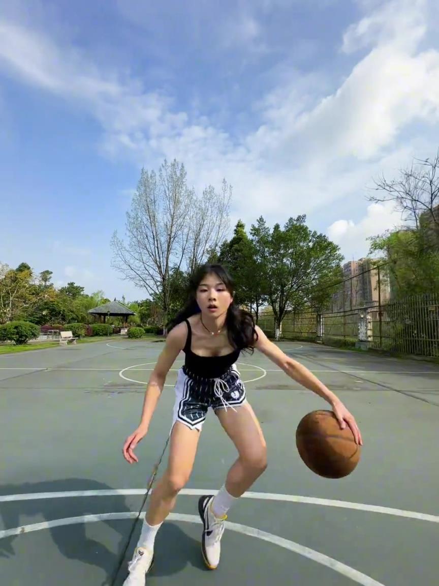 看著有點(diǎn)實(shí)力，敢背打我不？